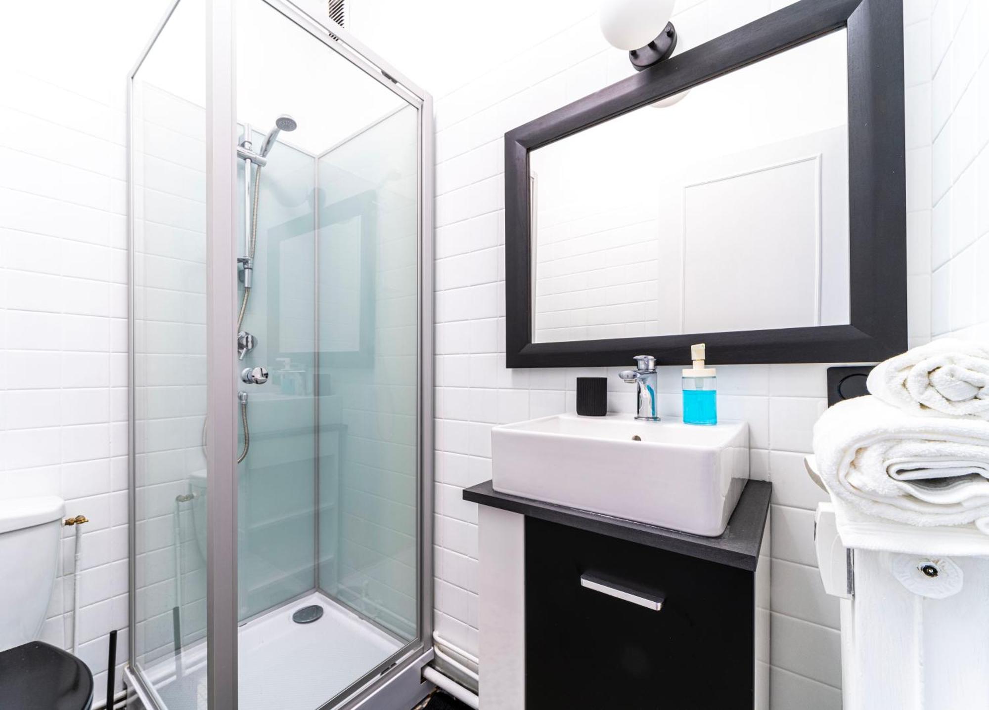 Ferienwohnung Studio Chaleureux Avec Aquarium Marcq-en-Baroeul Exterior foto